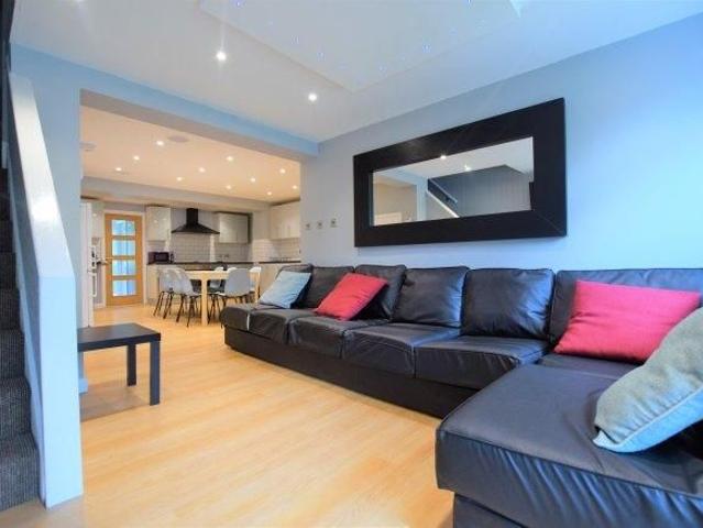 Room for rent in Hales Place, The Bridge