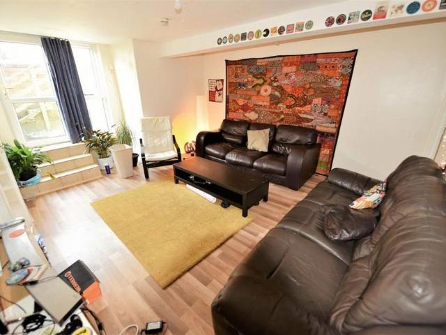 House for rent in Hyde Park, West Yorkshire