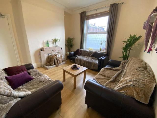 House for rent in Hyde Park, West Yorkshire