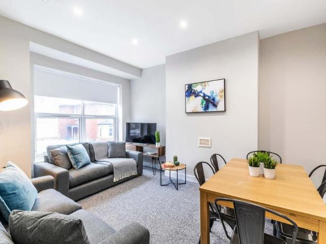 Room for rent in Woodhouse Cliff, Leeds