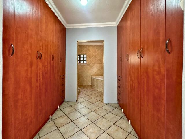 House for rent in Waterkloof, Gauteng