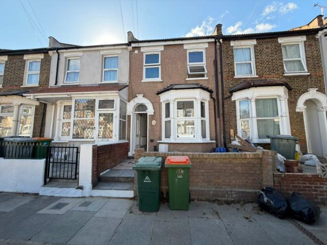 House for rent in Upton Park, Greater London