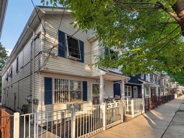 House for sale in Hudson, New Jersey