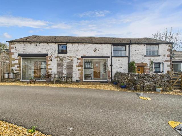 House for sale in Charlesworth, East Midlands