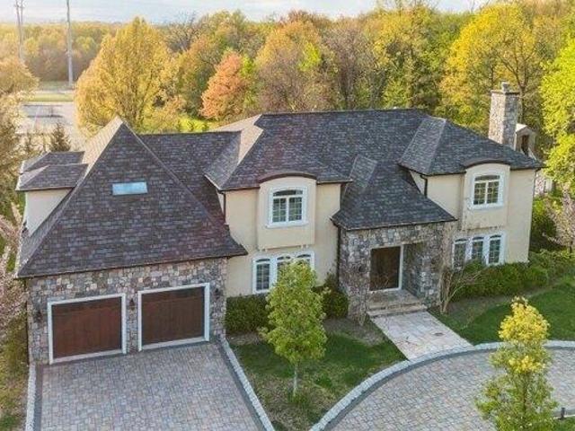 House for sale in Livingston, New Jersey