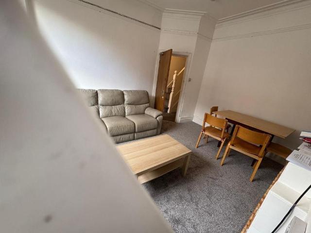 House for rent in Hyde Park, Leeds