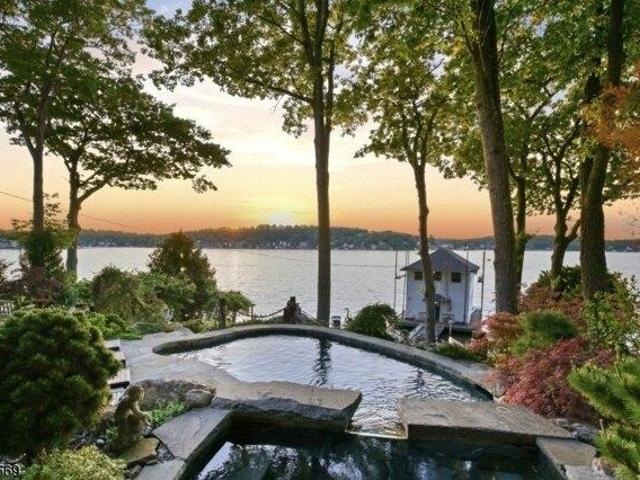 House for sale in Landing, New Jersey