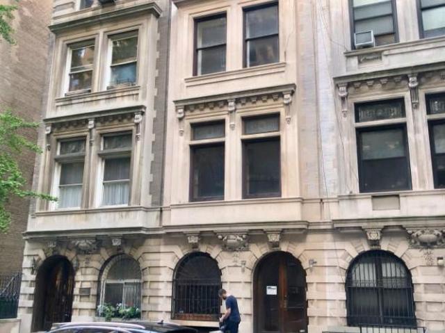 Townhouse for sale in Manhattan Community Board 7, New York