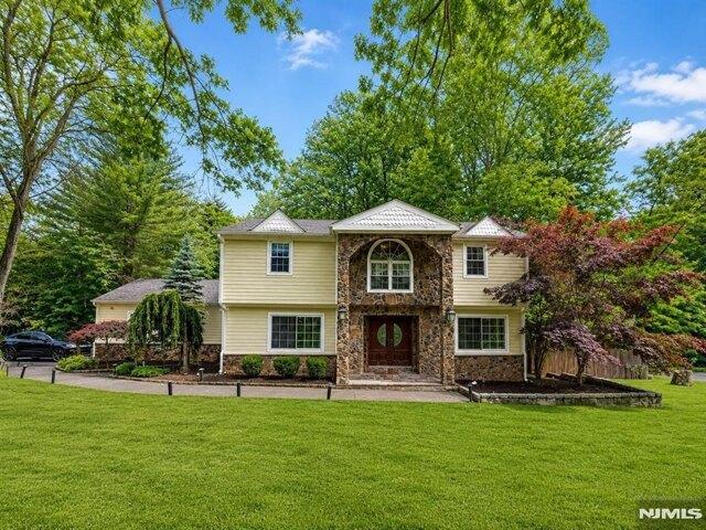 House for sale in Norwood, New Jersey