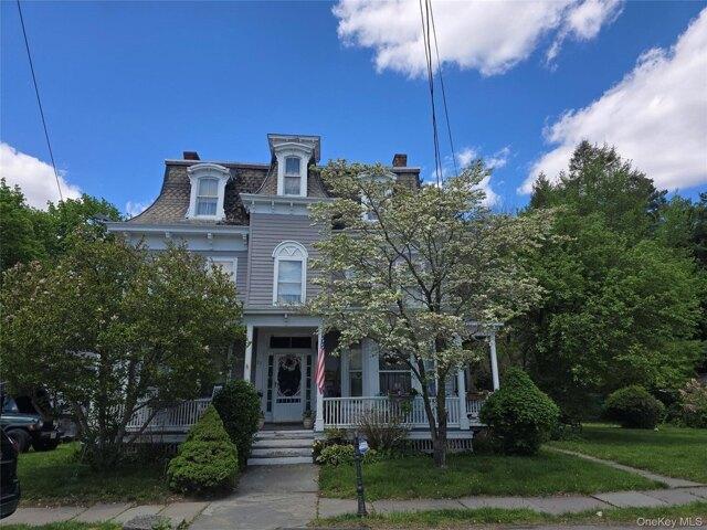 House for sale in Cuddebackville, New York