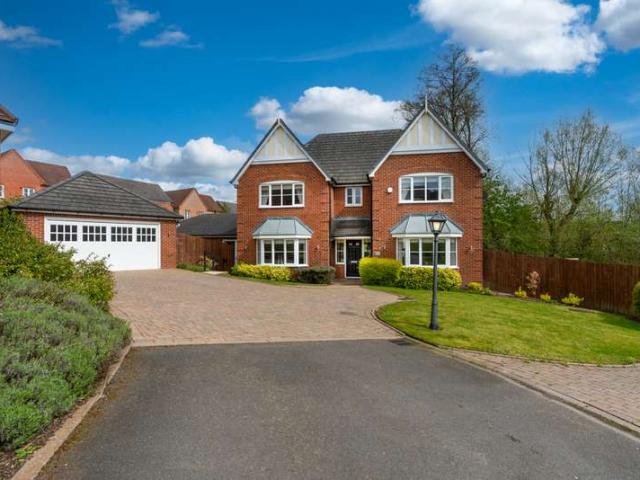 Property for sale in Bromsgrove, Worcestershire