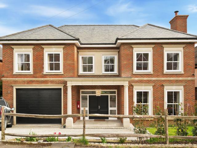 House for rent in Stoke D'Abernon, Blackhills