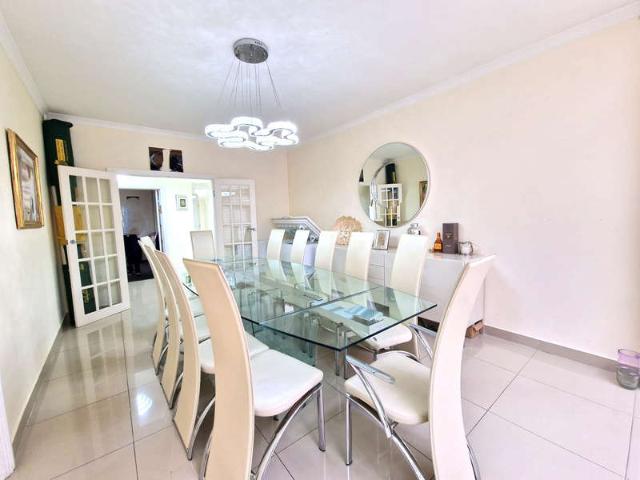 Farm for sale in Temple Fortune, Greater London