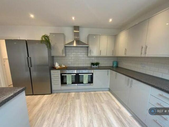 House for sale in Onslow Village, Guildford