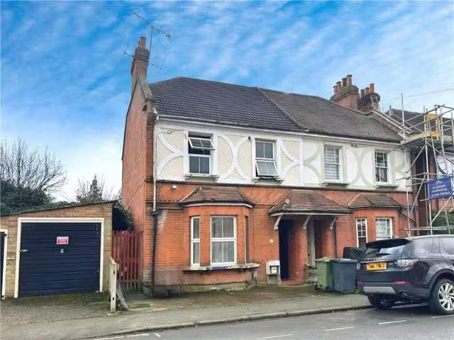 House for rent in Merrow, Guildford