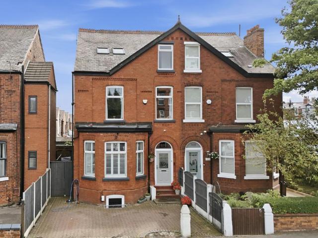 House for sale in Heaton Moor, Greater Manchester