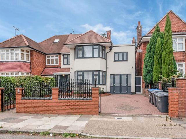 House for sale in Brondesbury, Greater London