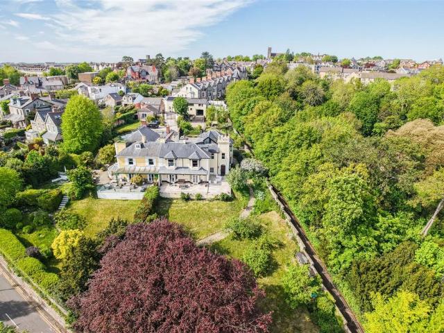 House for sale in Penarth Marina, Penarth