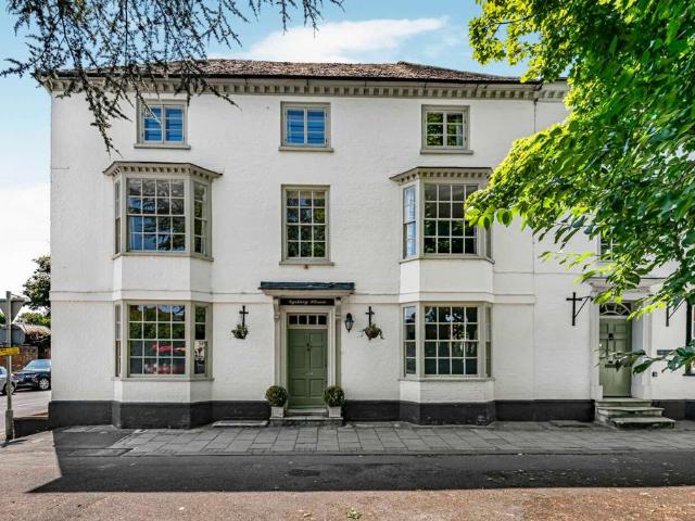 House for sale in Henley-on-Thames, Berrick Salome