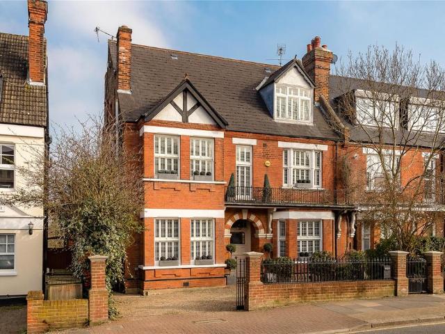 House for sale in Southfields, Greater London