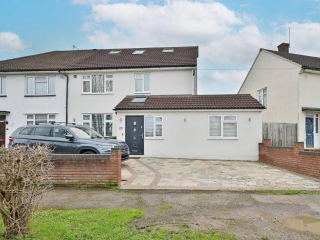 House for sale in Watford Rural, Batchworth