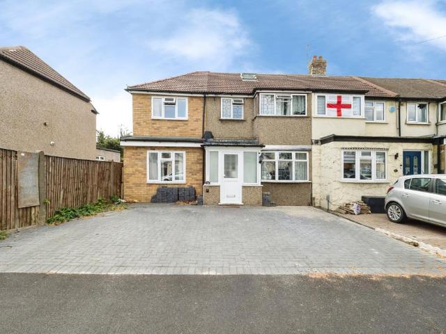 House for sale in London Borough of Havering, Greater London