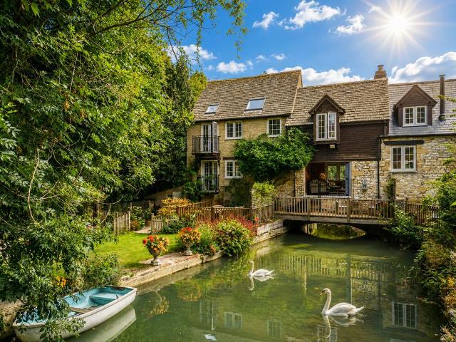 House for sale in Black Bourton, Oxfordshire