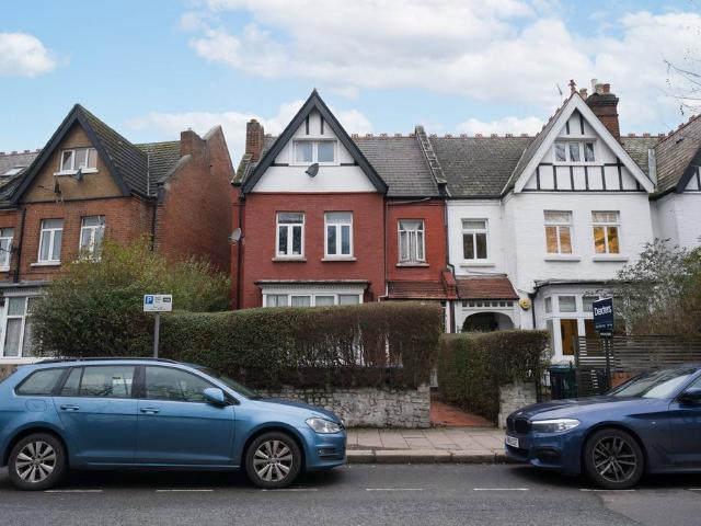 House for sale in Cricklewood, Greater London