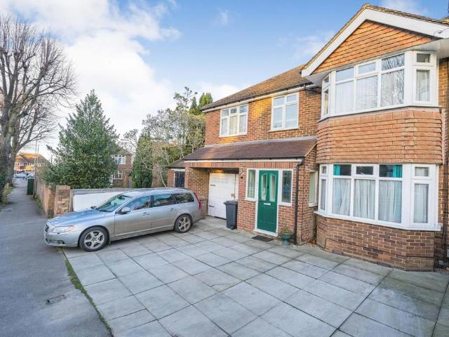 House for sale in Leagrave, Luton