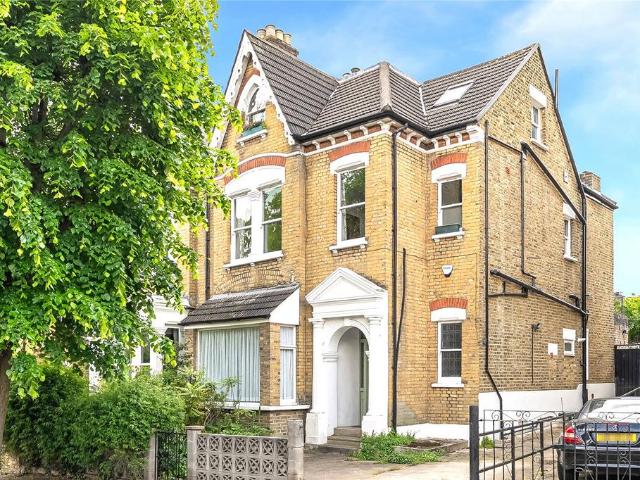 House for sale in Stroud Green, Greater London