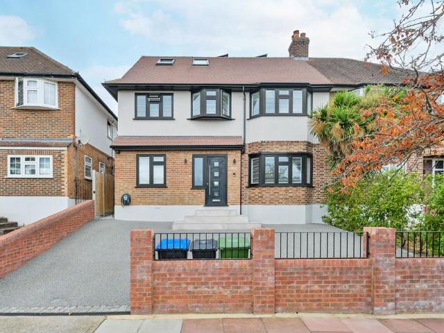 House for sale in Berrylands, Greater London
