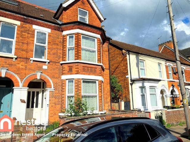 House for sale in Harpur, Bedford