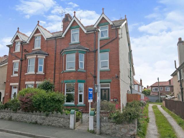 House for sale in Old Colwyn, Wales