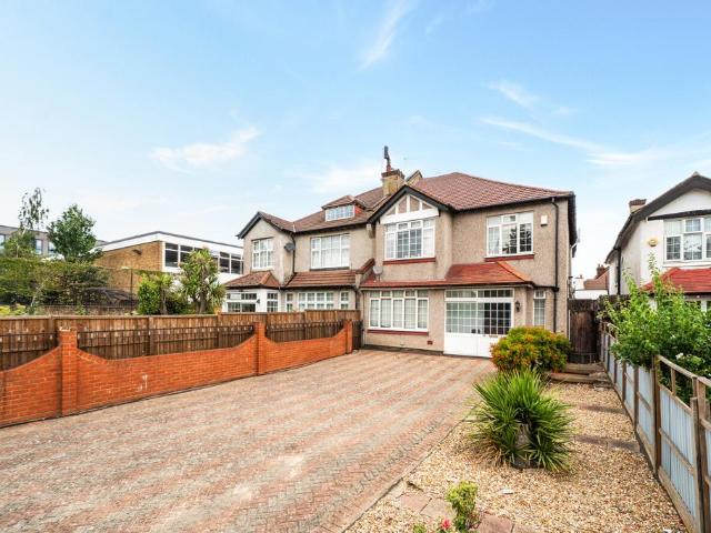 House for sale in Streatham Hill, Greater London