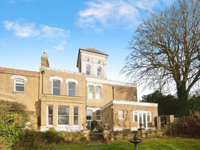 House for sale in Broomgrove, Guestling Green