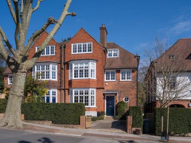 Semi Detached House for sale in Hampstead