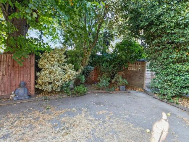Farm for sale in London Borough of Ealing, Greater London