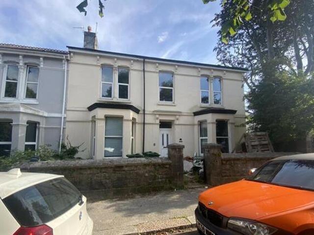 House for sale in Follaton, Strode