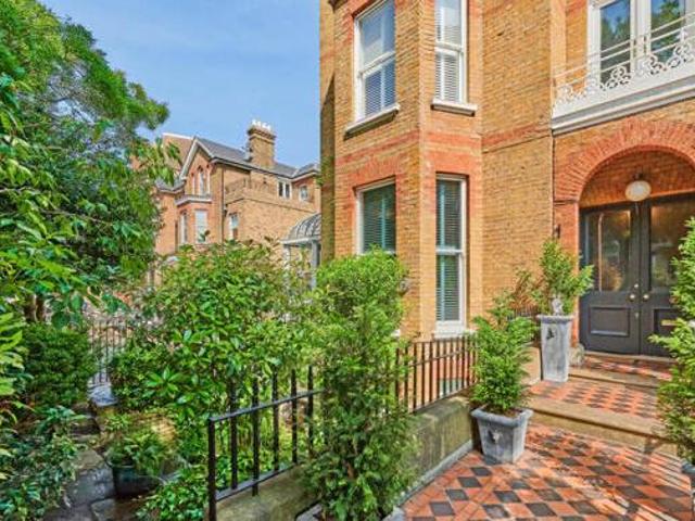 House for sale in Deepcut, Surrey
