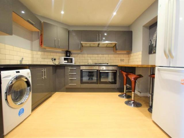 House for rent in Hales Place, The Bridge