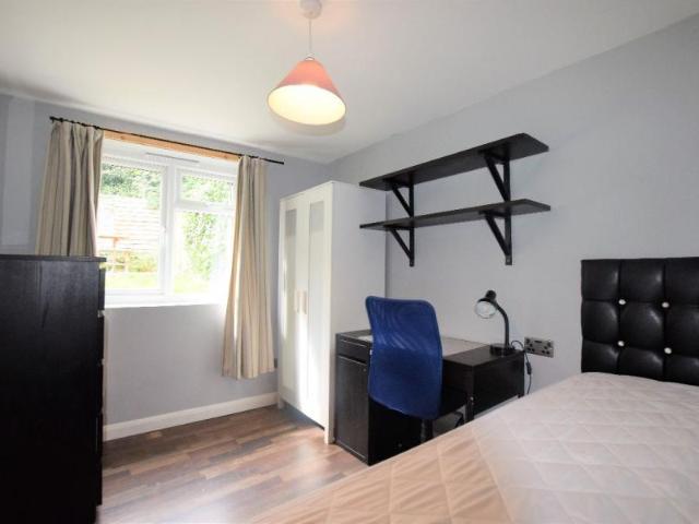 House for rent in Hales Place, The Bridge