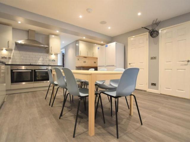 House for rent in Hales Place, The Bridge