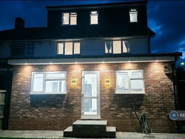 House for rent in Kingsbury, Greater London