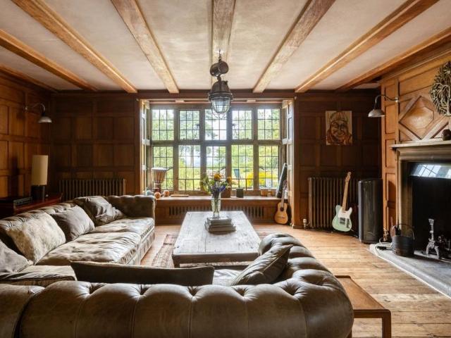 House for rent in West Hoathly, Perryfields