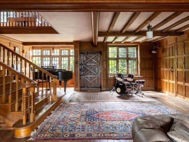 House for rent in West Hoathly, Perryfields