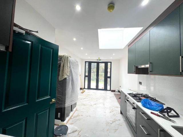 House for rent in London Borough of Ealing, Greenford