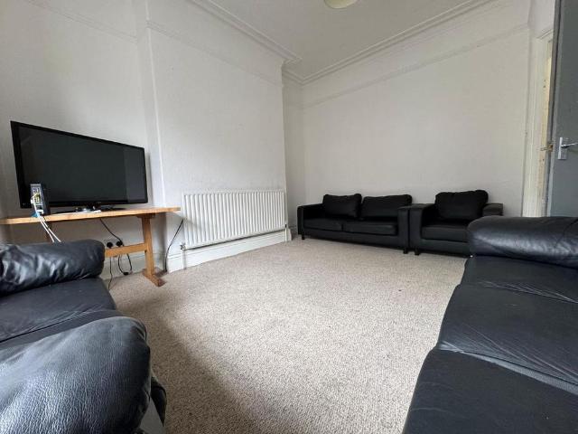 House for rent in Hyde Park, Leeds