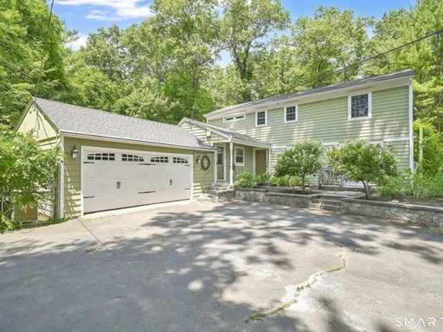 House for sale in Simsbury, Connecticut