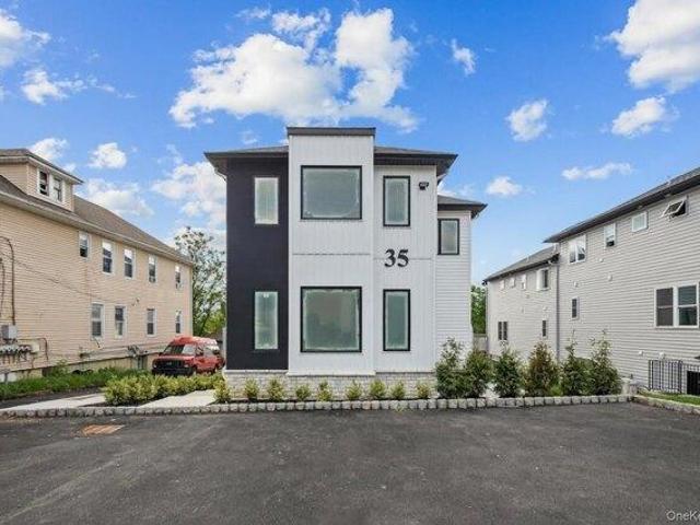 Condo for sale in Rockland, New York