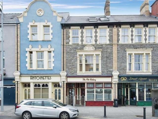 Cottage for sale in Pillgwenlly, Wales
